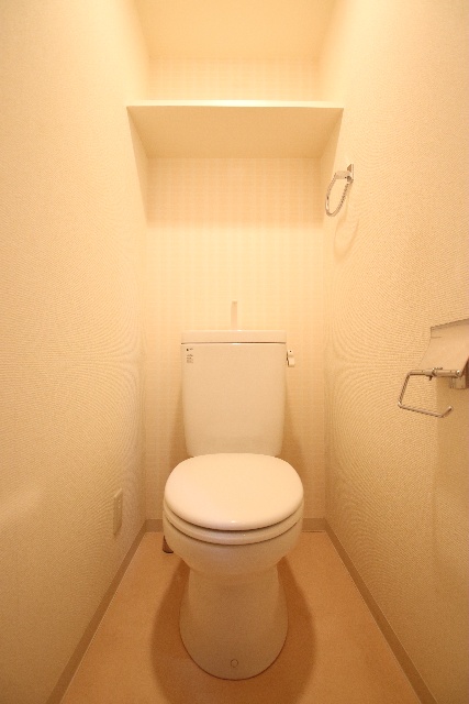 トイレ　※別室の参考写真の為、現況優先です。