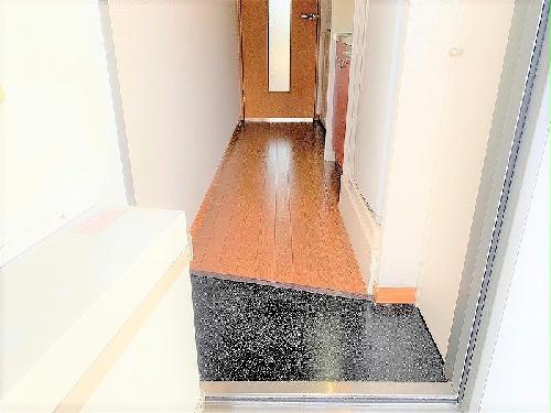 玄関　設備・仕様は号室により異なる為、現況を優先致します。