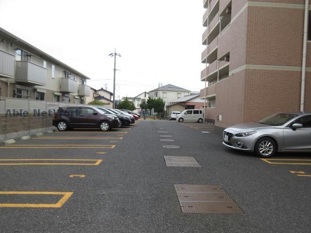 駐車場　駐車場