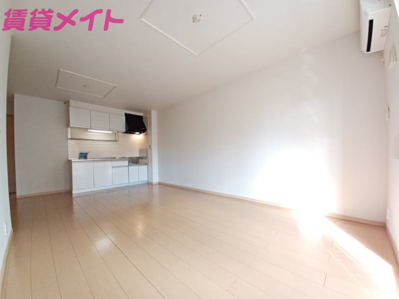 居室・リビング　同型参考写真