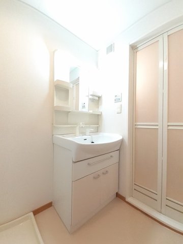 洗面設備　広い洗面スペース