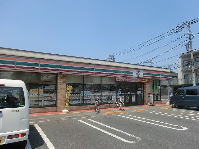 コンビニ　セブン-イレブン小金井北大通り店（コンビニ）まで1095m