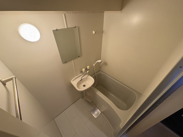 バス・シャワールーム　日々の疲れを癒すお風呂付です