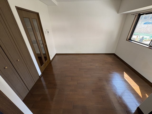 居室・リビング　こちらの居間で趣味の時間をお楽しみください