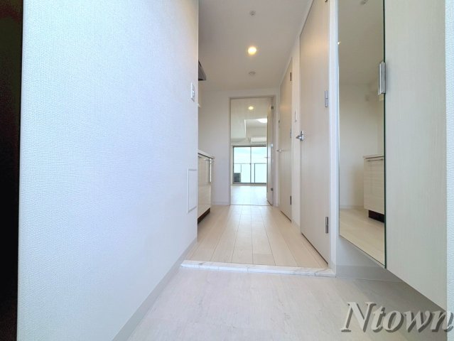 玄関　収納もある玄関です