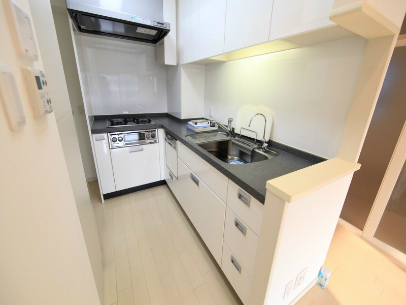 キッチン　システムキッチン（ガス3口グリル）食器洗乾燥機