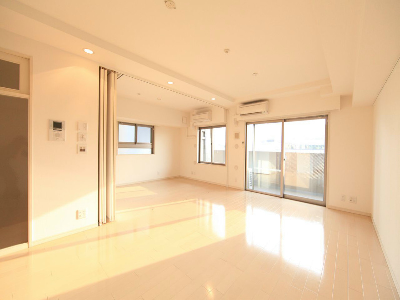 バルコニー　ＬＤＫ12.5帖　洋室6.3帖とつなげても仕切っても使えます