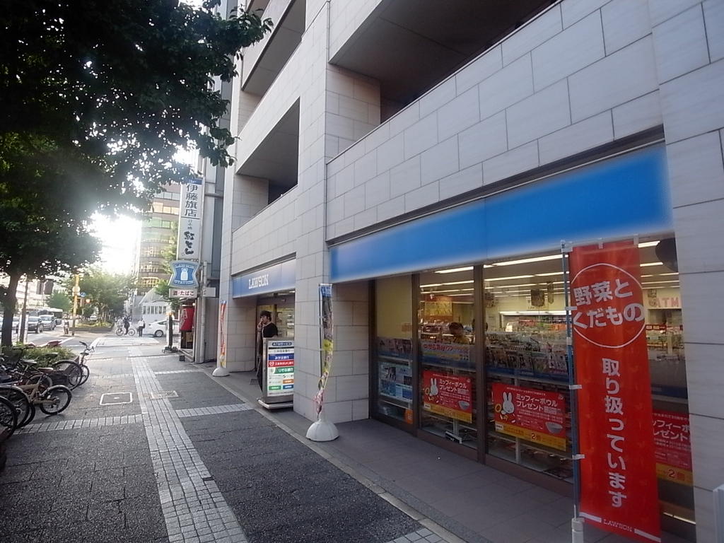 コンビニ　ローソン 桜通本町店 (コンビニ)（コンビニ）まで10m