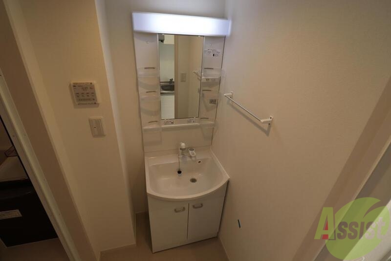 洗面設備　独立洗面台があります、朝の身支度もバッチリ