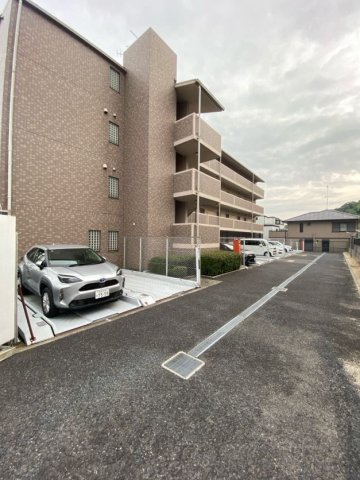 駐車場　駐車スペースもあります