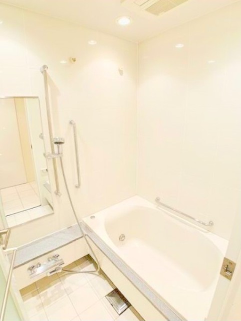 バス・シャワールーム　バスルーム