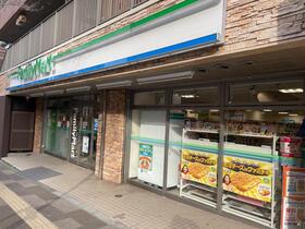 コンビニ　ファミリーマート高輪一丁目店（コンビニ）まで127m