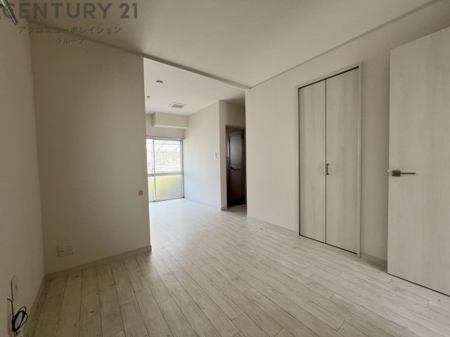 居室・リビング　床色が明るくてきれいです♪