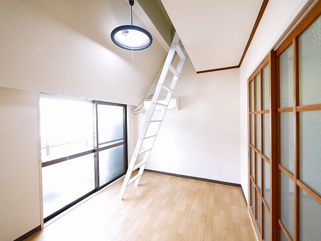 その他部屋・スペース　落ち着いて過ごせるお部屋なので、寝室にいかがでしょうか