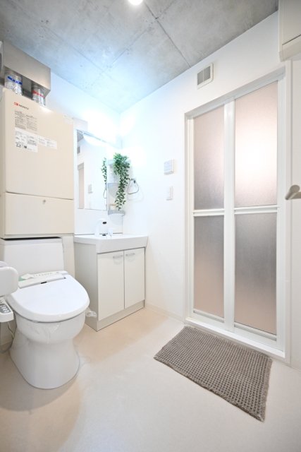 洗面設備　※家具小物はイメージです