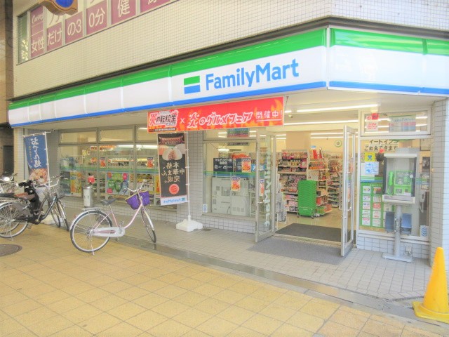 コンビニ　ファミリーマート（コンビニ）まで447m