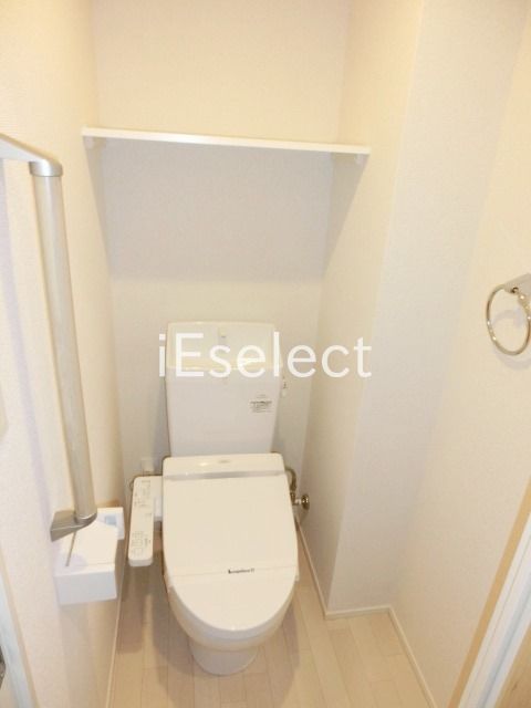 トイレ　ウォシュレット付き