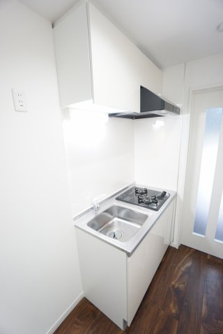 キッチン　※同物件・反転タイプの写真です。