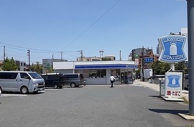 コンビニ　ローソン様（コンビニ）まで400m