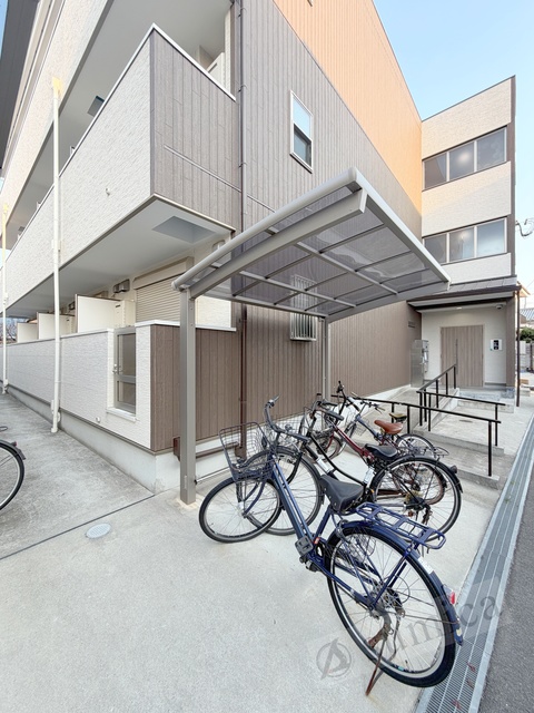その他共有部分　屋根付き駐輪場が嬉しいです♪♪