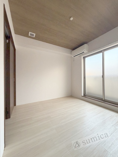 バルコニー　ワンちゃん猫ちゃんも嬉しい明るいお部屋です