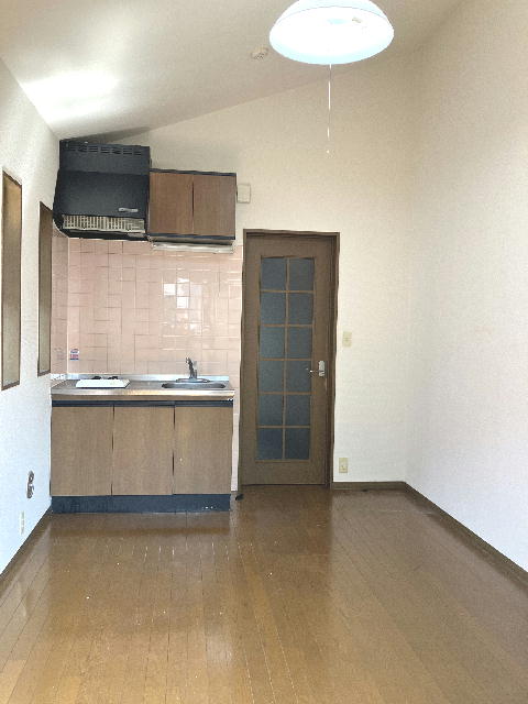 その他部屋・スペース　フローリングですので、お掃除もしやすいですよ♪