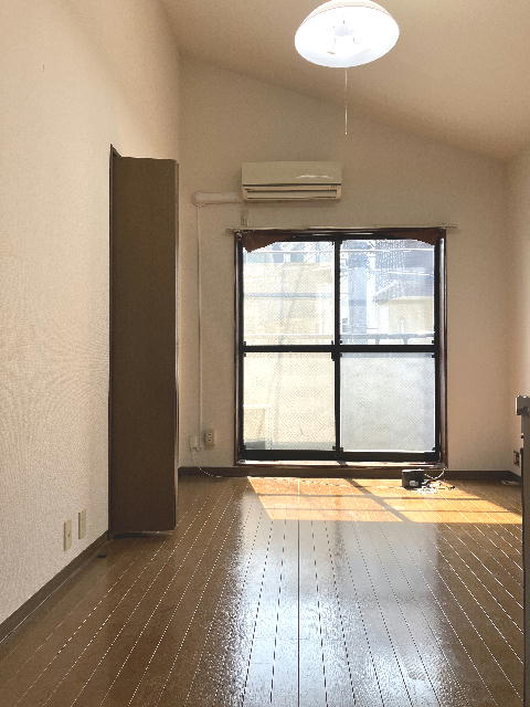 居室・リビング　7.0帖の洋室です♪