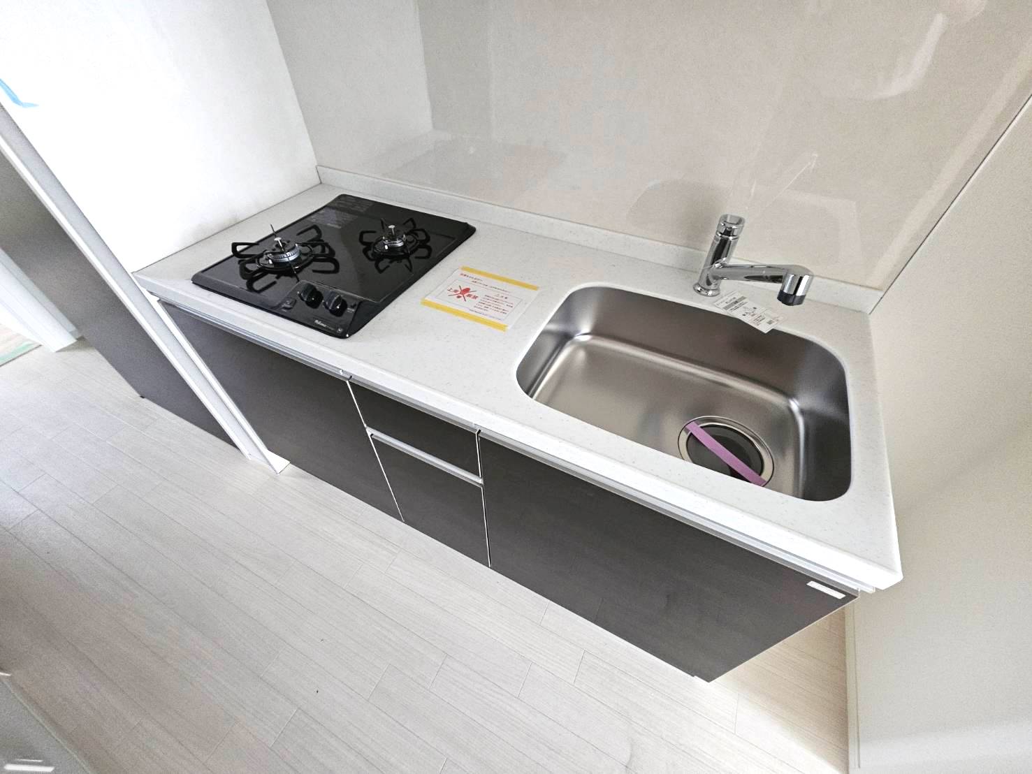 キッチン　2口ガスコンロ付システムキッチン。