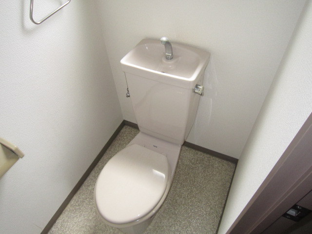 トイレ　※別４号室タイプの写真です