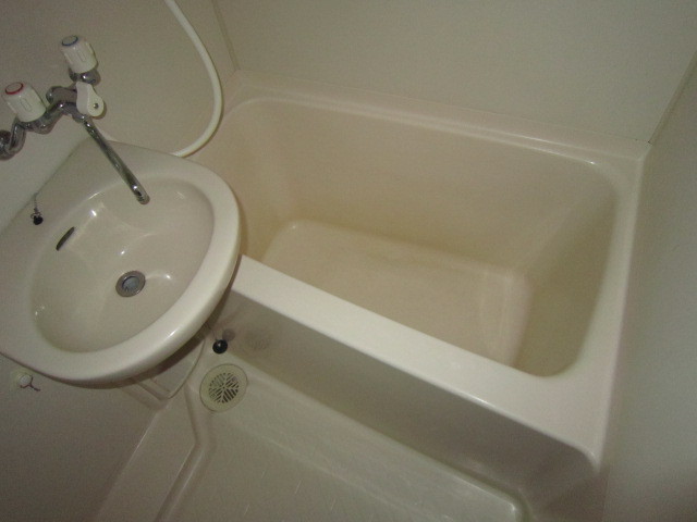 洗面設備　※別４号室タイプの写真です