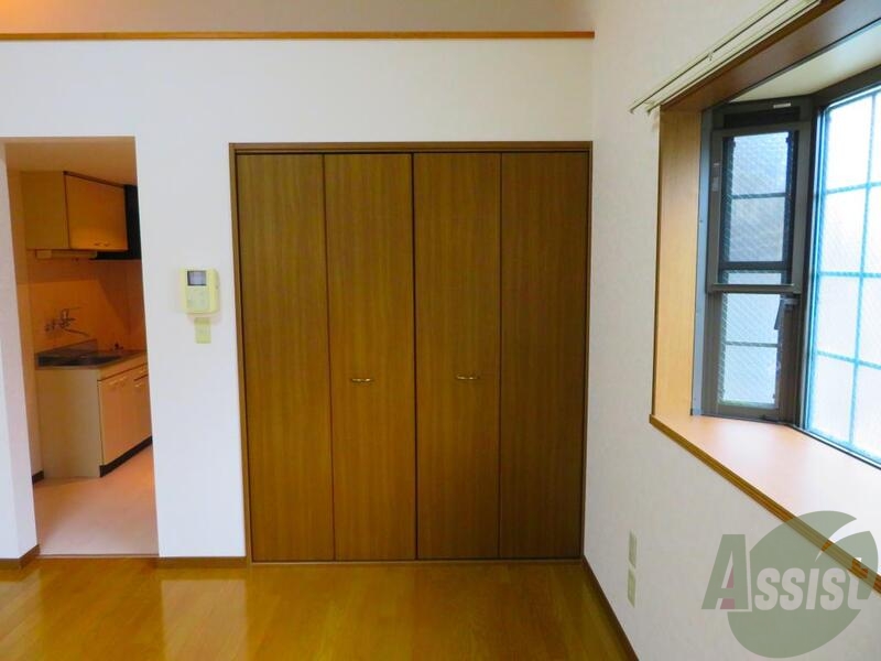 収納　室内にクローゼットがあるので、衣類など楽々収納ができますね。