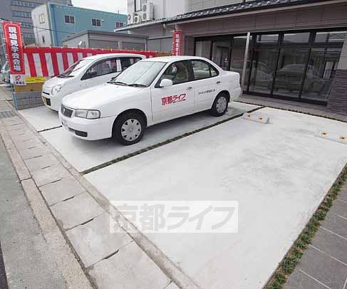 駐車場　物件の前が駐車場になっております！