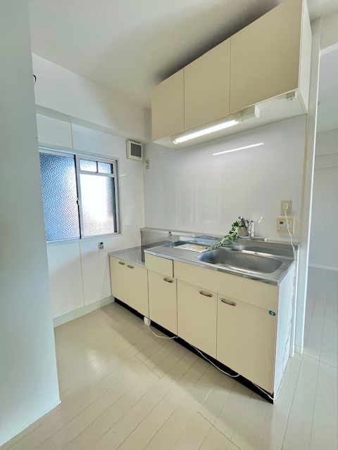 キッチン　清潔感のあるシンクまわり。毎日の料理が快適に