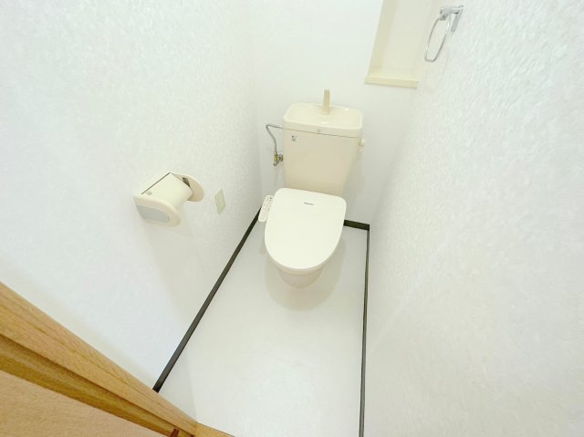 トイレ　清潔感のあるトイレは、誰もがリラックスできる空間です。