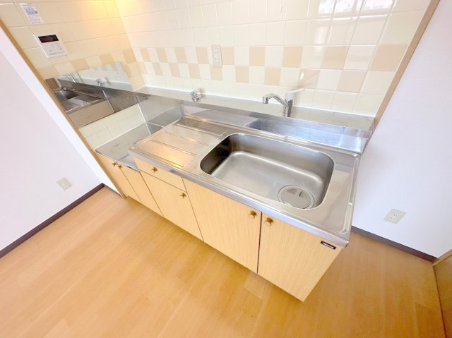 キッチン　あなたの好みに合わせたコンロを置いてくださいね。