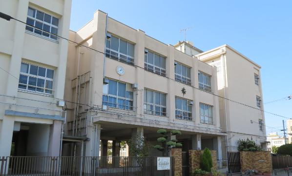 中学校　大阪市立新生野中学校（中学校）まで409m