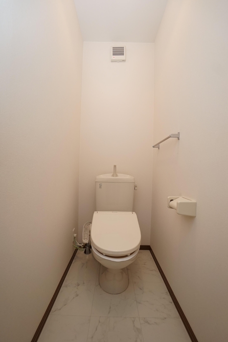 トイレ　温水洗浄暖房便座