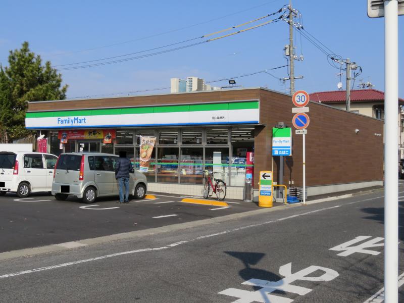 コンビニ　ファミリーマート 築港店（コンビニ）まで74m
