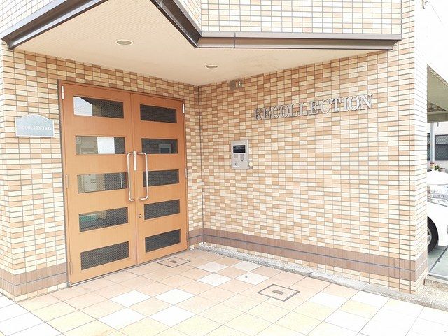 エントランス　清潔なエントランスです