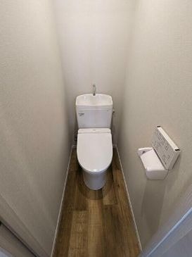 トイレ　※同仕様写真含む