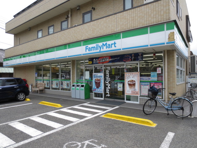 コンビニ　ファミリーマート六浦４丁目店（コンビニ）まで86m