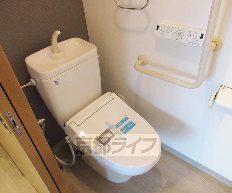 トイレ　ウォシュレットつきのトイレです・