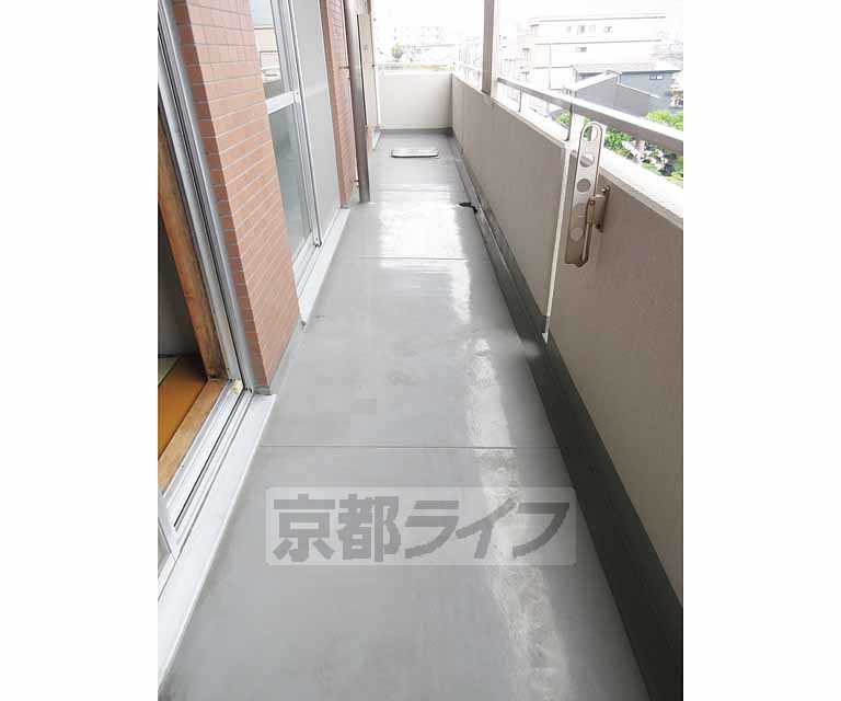 バルコニー　広いベランダです