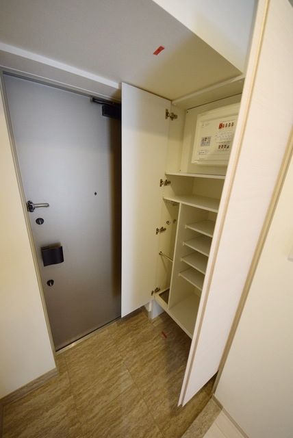玄関　お部屋探しは株式会社　タウンハウジング　までお気軽にお問合…