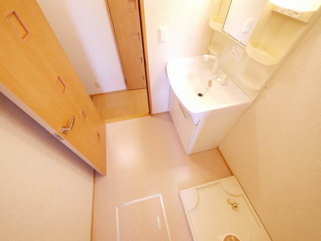 洗面設備　使いやすい洗面所です