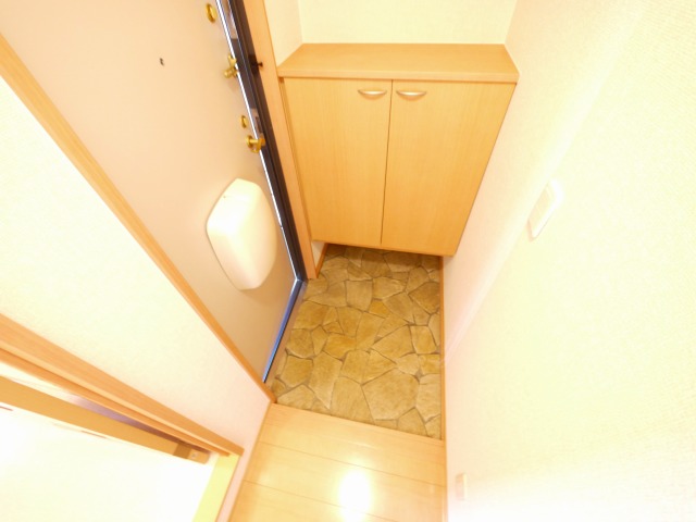 玄関　収納もある玄関です