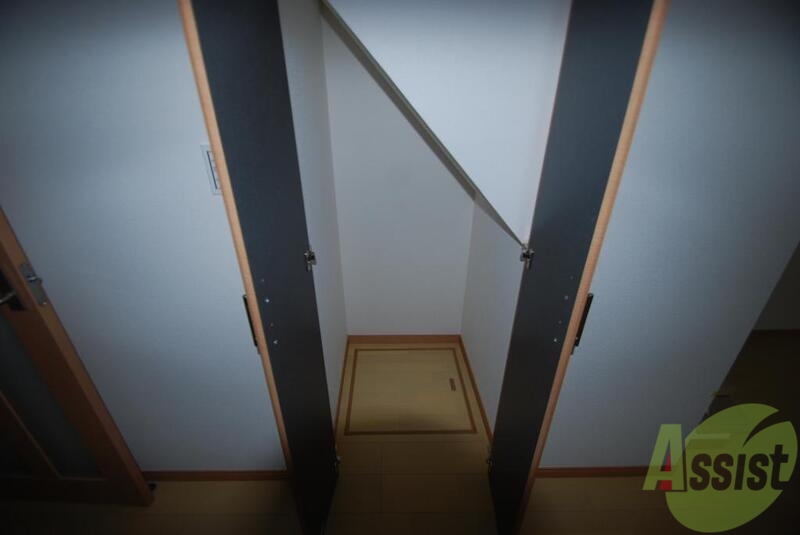 玄関　シューズＢＯＸあります。