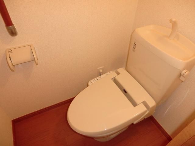 トイレ　ウォシュレット完備