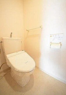 トイレ　別タイプ部屋　参考写真です