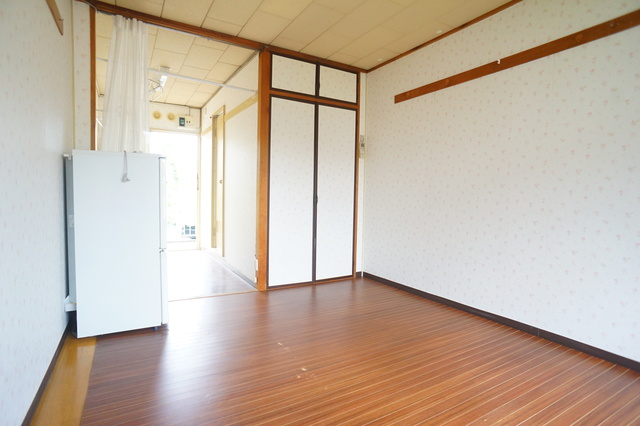その他部屋・スペース　白を基調とした室内でお部屋を明るく演出してくれます！